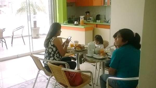 Hostal Florida Chiclayo Zewnętrze zdjęcie